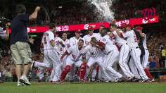 Zim's walk-off blast gives Nats twin-bill split