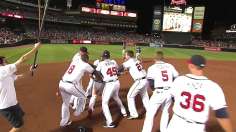 Braves win in 10th on Simmons' walk-off triple