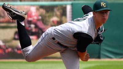 Astros get righty prospect from KC for Maxwell