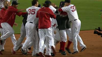 Wright delivers scoreless relief to set up comeback