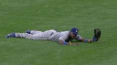 LA ties franchise record with 12th straight road win