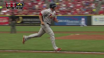 Cardinals offense barrels past Reds in rout