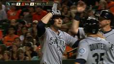 Saunders' monster night launches Mariners to victory