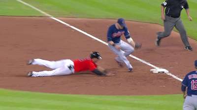 Gomes' throws help Tribe improve against baserunners