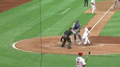 Beltran explains reasoning for laying down bunt