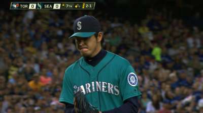 Iwakuma drops duel with Jays' Dickey