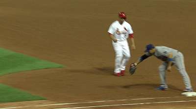 Bats can't aid Kershaw as road win streak ends at 15