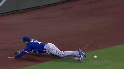 Defensive miscues sink Mariners against Jays