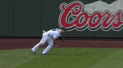 Young infielders' errors part of growing pains