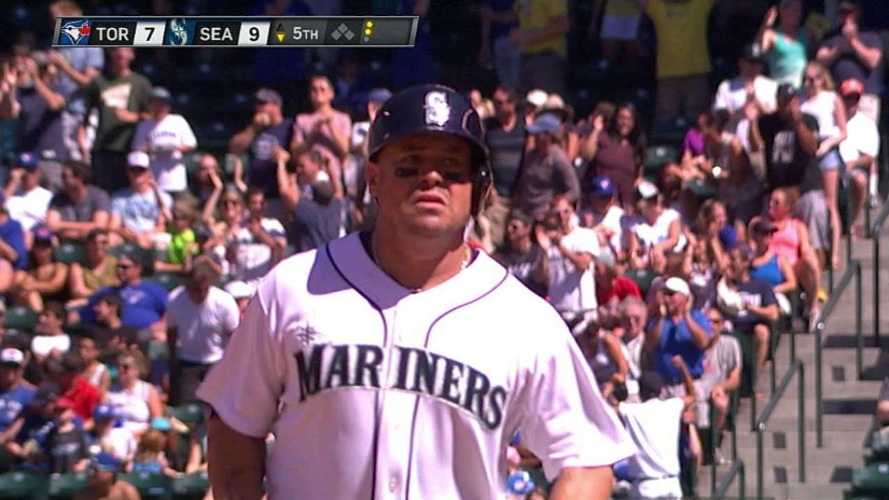 Mariners bring back Quintero with Minors deal