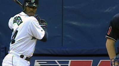 Griffey turns Brewers players into wide-eyed fans