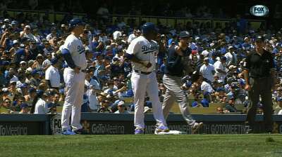 Rays pull off hidden-ball trick on Dodgers' Uribe