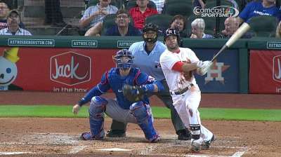 Altuve in lineup, but dealing with sore left quad