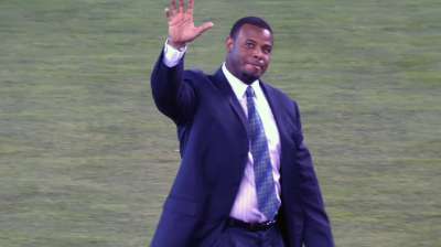 Emotional Griffey takes his place in Mariners history