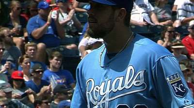 Shields, Gordon help Royals roll on vs. Red Sox