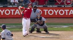 Votto's walk-off sacrifice fly caps Reds' comeback