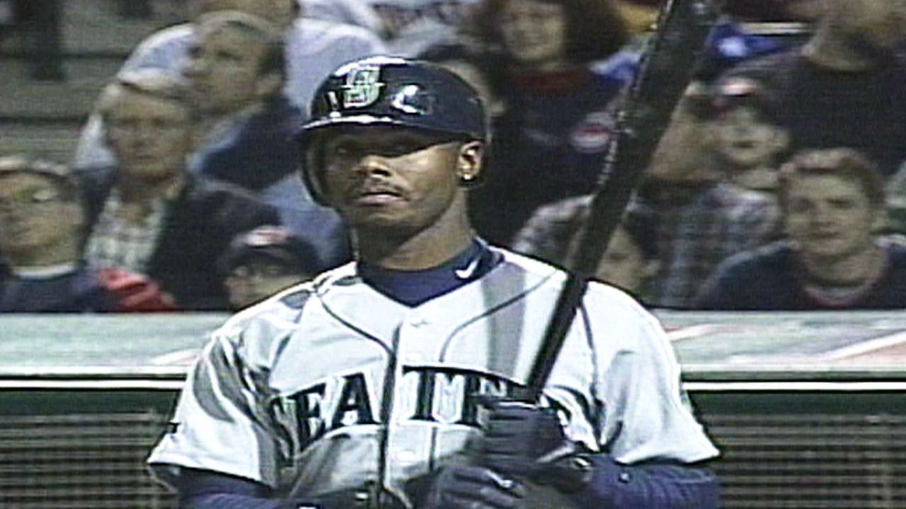 Ken Griffey Jr. retires