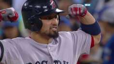 Victorino's clutch hit lifts Red Sox over Jays in 11