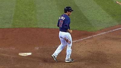 Twins walk off on Herrmann's pinch-hit single