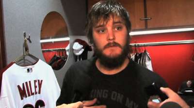 D-backs win big laughs with prank on Miley
