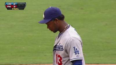 Hanley's miscues sting Dodgers as streak ends