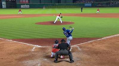 Goins gets two hits in debut close to Texas home