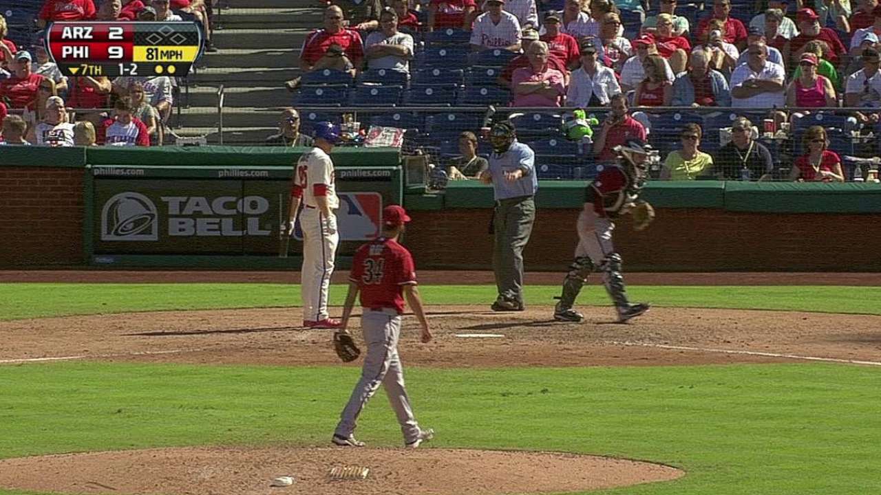 Yankees acquire Roe for bullpen depth