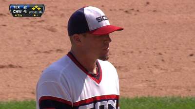 White Sox pick up club option on Lindstrom