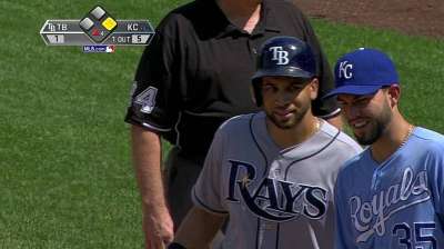Hellickson, Rays tuvieron tarde para el olvido en K.C.
