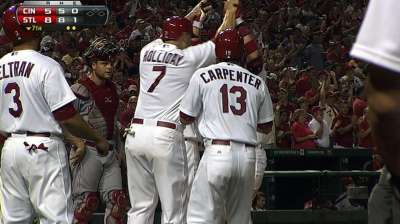 Reds dealt big blow in loss to Cardinals