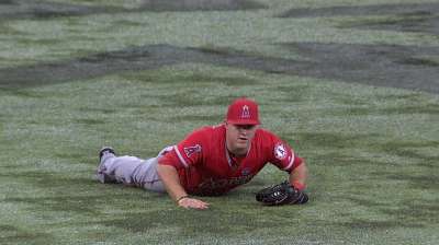 Halos' win streak ends as Richards falls flat