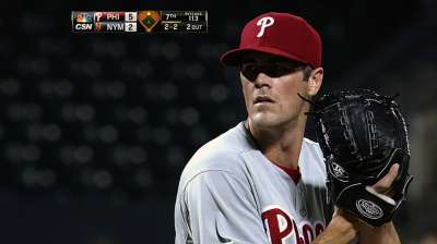 Hamels does it all in victory over Mets