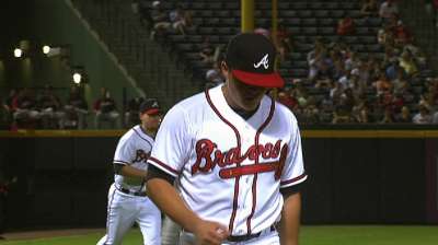 Medlen-McCann battery fuels Braves' sweep