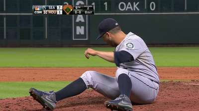 Porter shuffles batting order against Twins