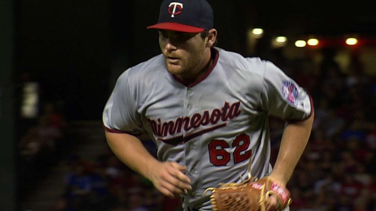 Blue Jays claim Hendriks for pitching depth