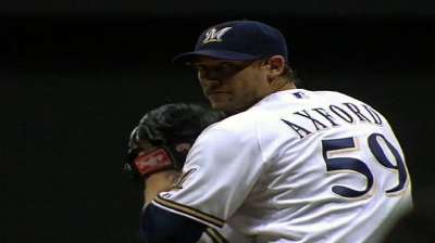 Axford talks differences of pitching for St. Louis
