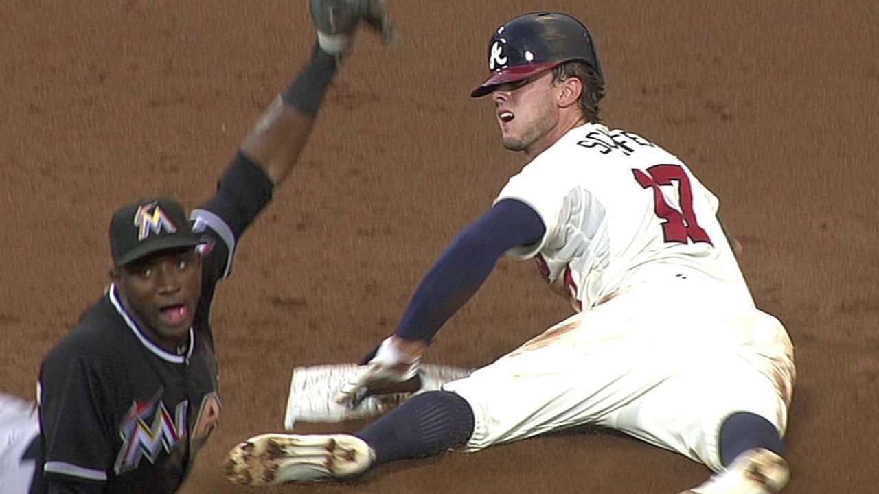Nats add veteran Hill to backup catcher competition