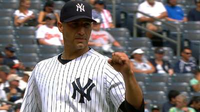 Sweep in sight, Yanks fall when 'pen can't stop O's