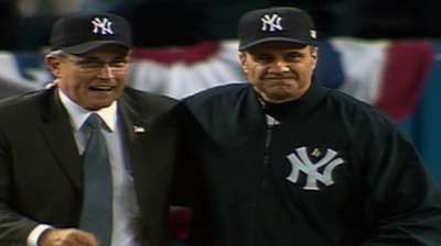 With help from Jeter, Mo closes out 2001 ALDS