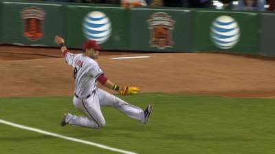 D-backs ride Parra's arm, four-run frame to victory