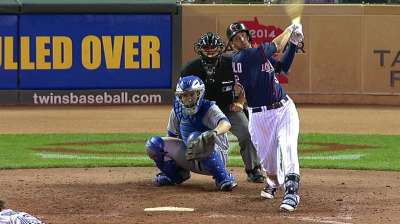 Jays' five-run frame sinks Pelfrey, Twins