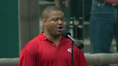 Reds, Cubs pause to remember 9/11