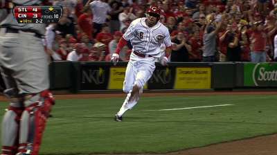 Hamilton putting charge in Reds' playoff hunt