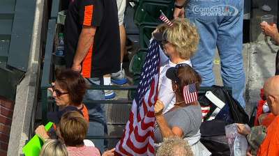 Giants honor victims, firefighters on 9/11