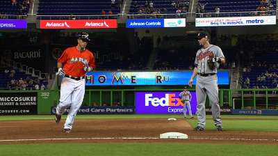 Fernandez apologizes after homer sets off fracas