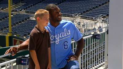 Three Royals items part of SU2C auction