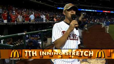 American Idol winner helps support youth baseball