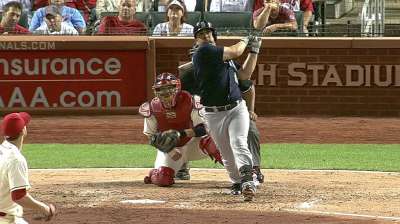 Mariners extend qualifying offer to Morales