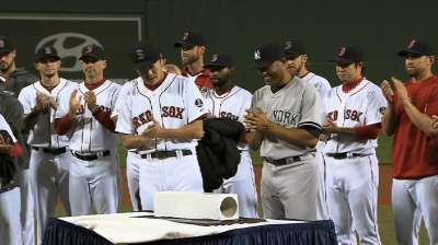 Fenway gives Mo one final standing ovation