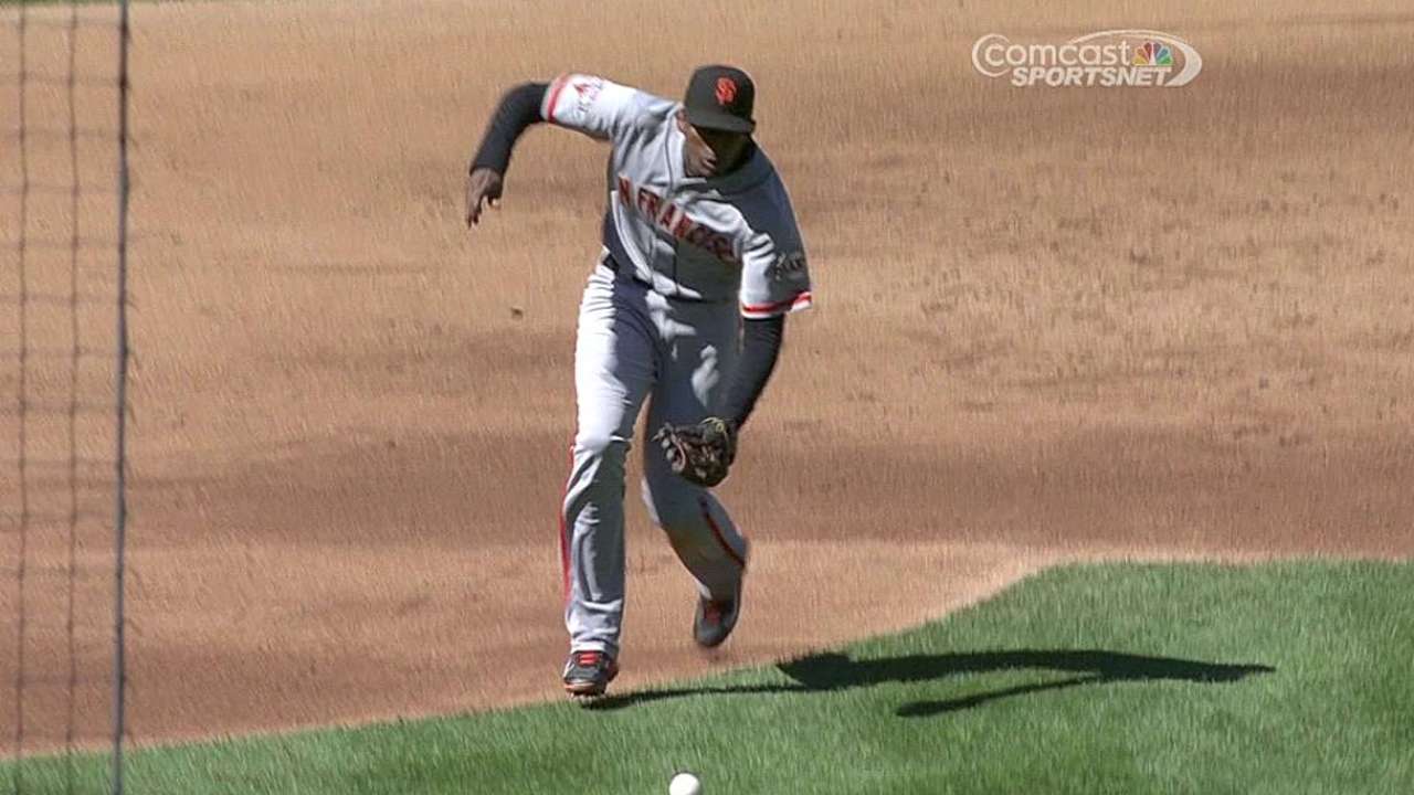 Giants, utility man Arias settle on two-year contract